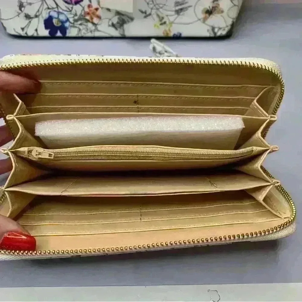 NWT Designer Inspired  Floral Handbag Matching Wallet.
